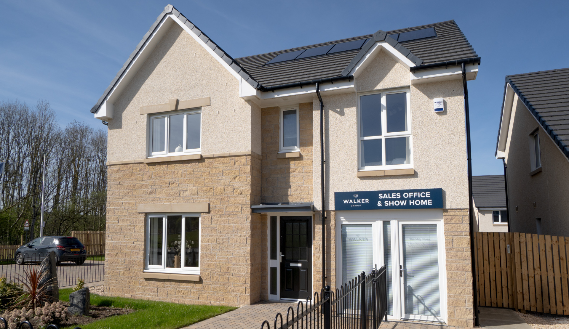 Monarch s Walk Canterbury show home (Summer) DSC01417