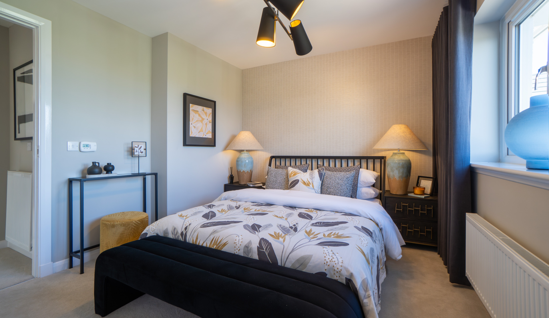 Bed 2 DSC01543